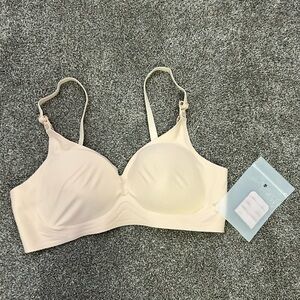 Size medium nursing bra with bra extender